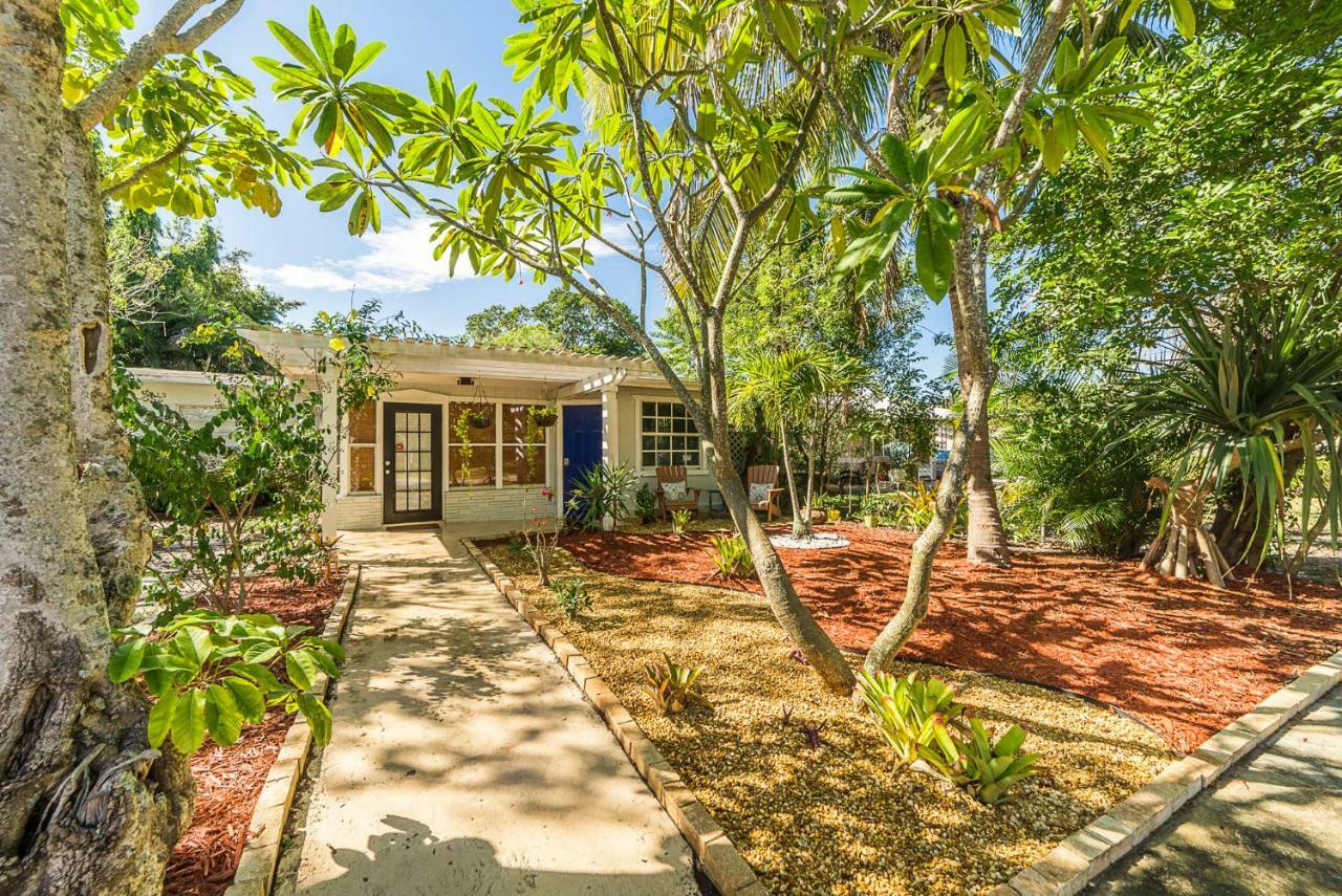 The Blue Door Inn Fort Lauderdale Exterior photo